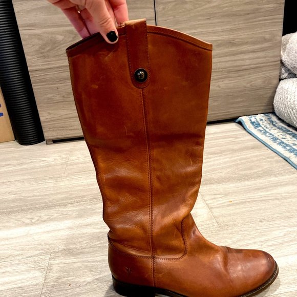 Frye - Picture 2 of 4